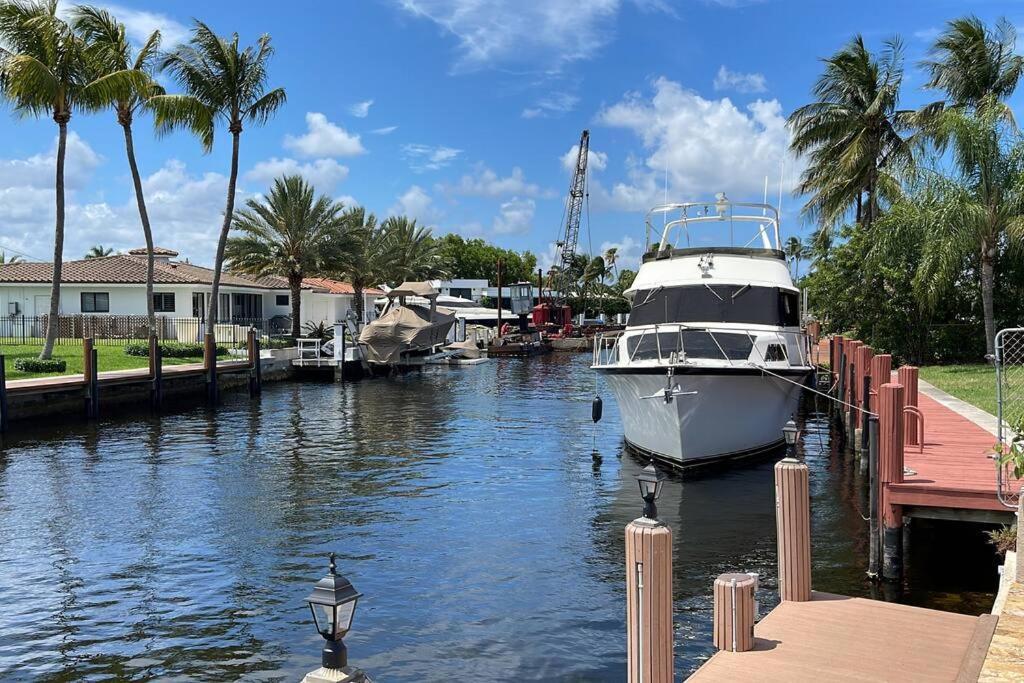 Vila Adorable House With Amazing Water Front Of Canal Pompano Beach Exteriér fotografie